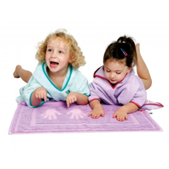 Win a colour changing bath mat from Cuddledry
